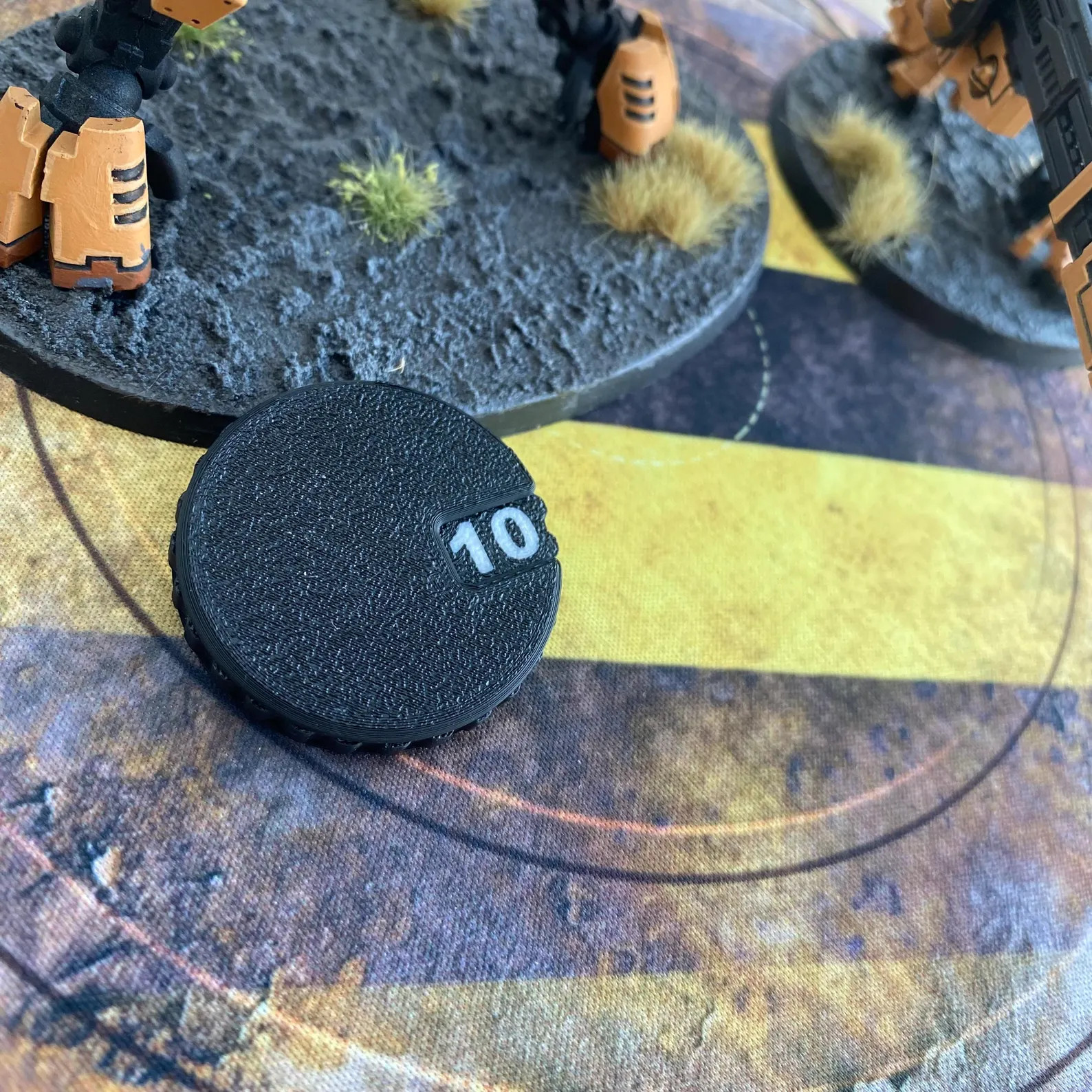 Custom textured round base